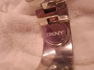 Reloj DKNY plateado