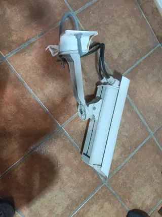 Cámara de seguridad blanca