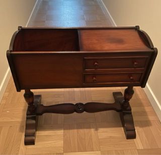 Mesa de labores ~ Costurero de pie ingles