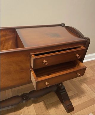 Mesa de labores ~ Costurero de pie ingles