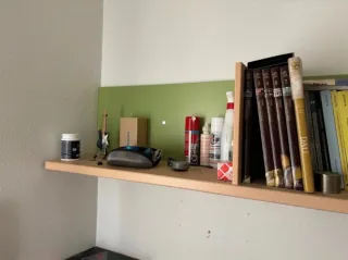 Escritorio, leja y cabezal para habitación