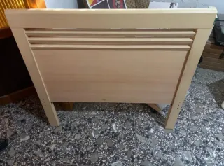 Escritorio, leja y cabezal para habitación