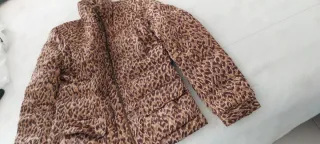 Anorak estampado leopardo
