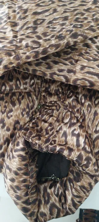 Anorak estampado leopardo