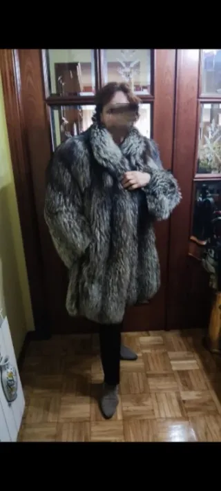 Elegante abrigo piel de zorro