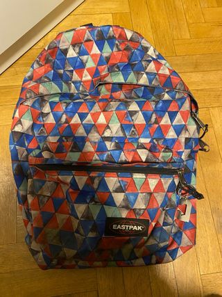 Mochila Eastpak Triángulos Multicolor