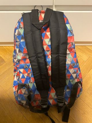 Mochila Eastpak Triángulos Multicolor