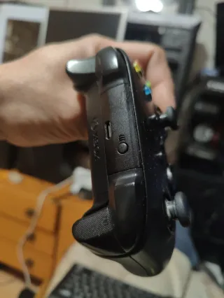 Xbox Series X Negra HDMI no da señal. Averiada.