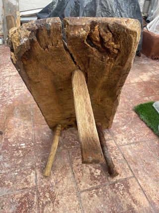 Mesa rústica de matanza de madera