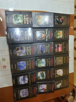 Colección de libros del señor de los anillos .