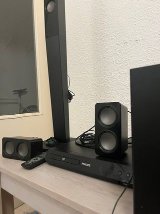 Philips DVD con altavoces y subwoofer