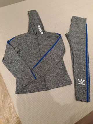 Conjunto Adidas gris y azul Malla y chaqueta