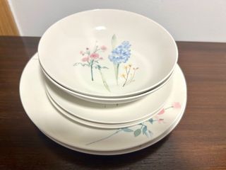 2 servicios de platos de porcelana