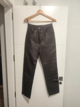 Pantalón de cuero marrón