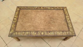 Antigua mesa baja madera marquetería restaurada