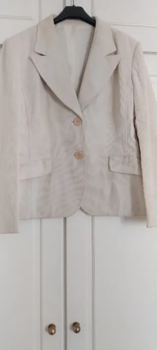 Chaqueta FORMUL@ JOVEN blanca