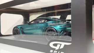Aston Martin V12 Vantage GT Spirit 1:17