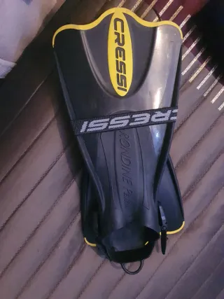 Aletas de buceo Cressi Talla L/XL. Rondine Palau