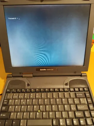 Portátiles Toshiba Satellite Gris y azul