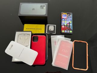 iPhone 11 Pro Verde + Accesorios