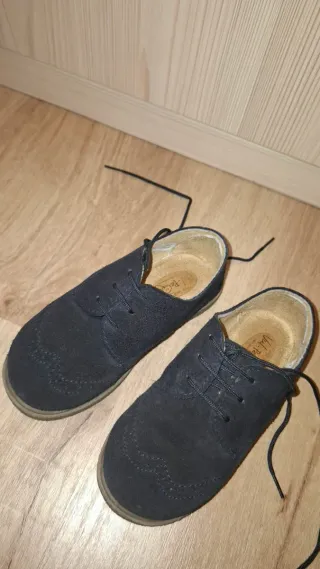 Zapatos vestir niño azul marino.