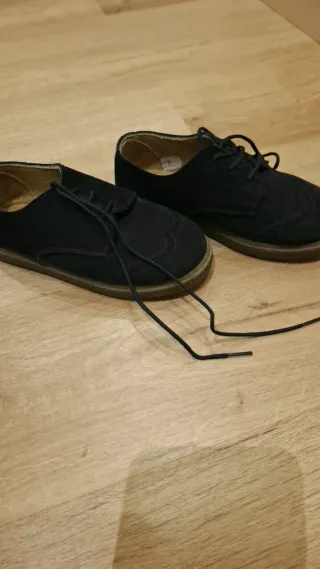 Zapatos vestir niño azul marino.