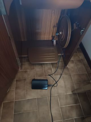 Máquina de Costura Singer Samba 3 com Móvel