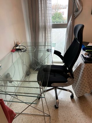 Mesa de estudio cristal y metal