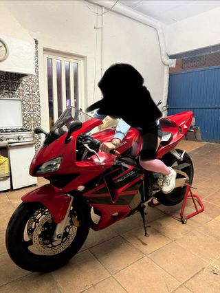 Honda CBR 600 RR 2003 recien revisada por completo