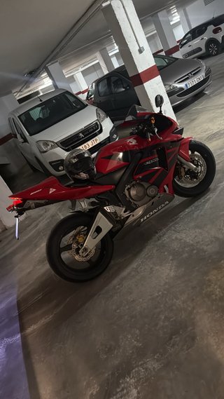 Se venden CBR 600RR 2003 recién revisada