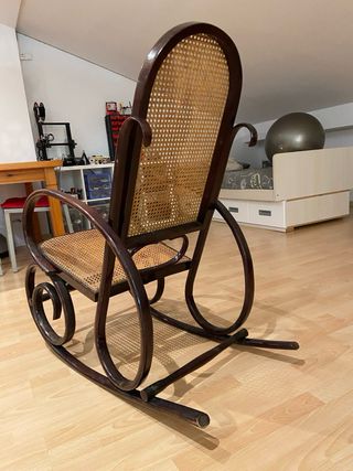 Mecedora antigua. Balancí