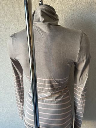 Camiseta DiKsi Talla S/M con broche