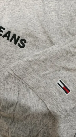 Camiseta Tommy Jeans Gris Hombre