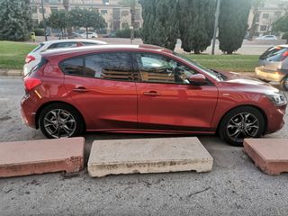 Ford Focus ST Line EcoBoost