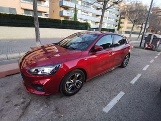 Ford Focus ST Line EcoBoost