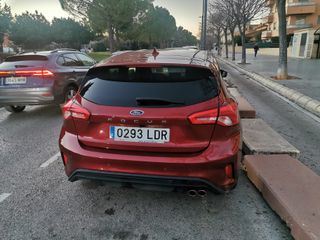 Ford Focus ST Line EcoBoost
