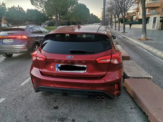 Ford Focus ST Line EcoBoost