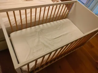 Cuna de madera blanca + colchón Trebol