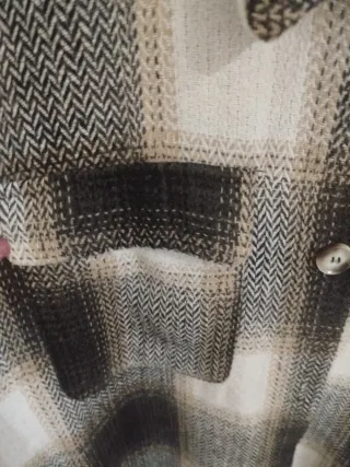 Abrigo/sobretodo a cuadros. Muy bueno.