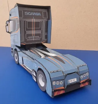 Maqueta Camión de cartulina  1:43