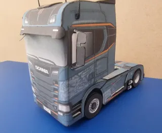 Maqueta Camión de cartulina  1:43