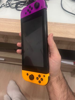 Nintendo Switch Morado/Amarillo + 2 Joy-Con