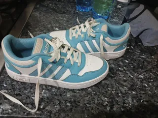 Zapatillas Adidas Azul y Blanco