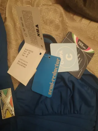 Bañador mujer azul. Talla 42. Copa C.