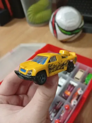 Hot Wheels Off Track