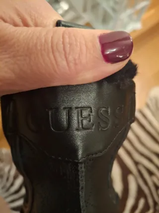 Botines Guess negros con plataforma