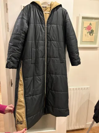 Plumífero largo Bocceto negro y dorado