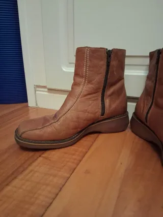 Botines de piel marrones