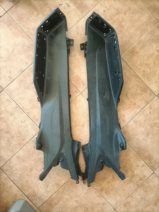 Suelo Izquierdo y Derecho SYM Maxsym 400i