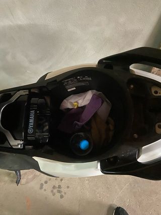 Moto Scooter Blanca y Negra eléctrica 3 años nueva